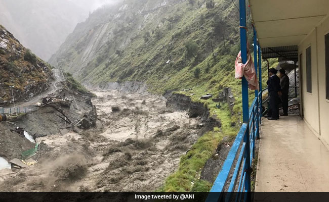 8 Dead As Heavy Rain Triggers Flash Floods in Himachal; Manali Cut Off