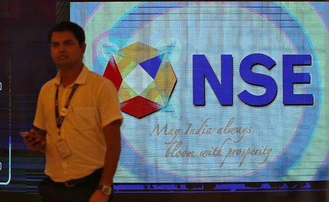 Share Market : शेयर बाजार में आई सुस्ती, निफ्टी 17,300 के ऊपर, बैंकिंग शेयरों में बढ़त