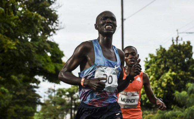 Kenyan Athlete Gets Hit By Car While Running Colombian Half-Marathon