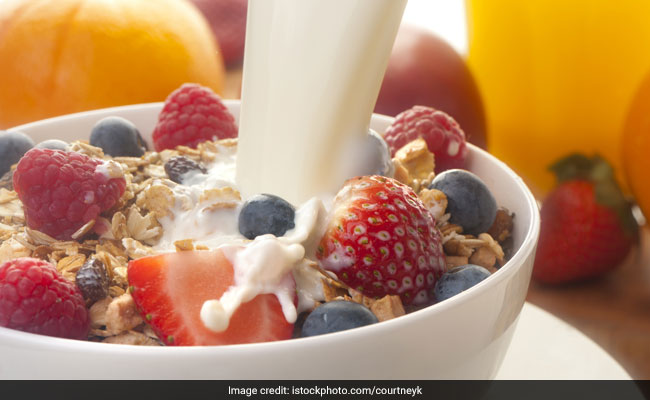 Breakfast cereal is usually eaten with milk, yogurt, fresh fruits, nuts and seeds.