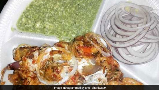 It's Raining Momos! Head To Kamla Nagar To Binge On Manchurian Fried Gravy Momos