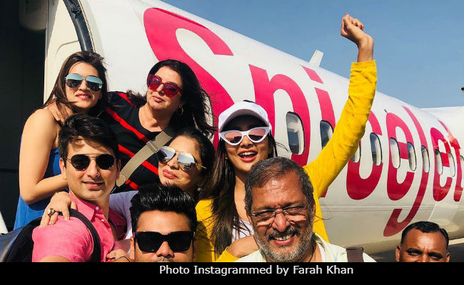 In Pic Of Smiling Nana Patekar, Kriti Sanon And Others, No Whiff Of Controversy
