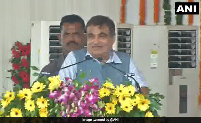 नितिन गडकरी बोले, अगर ऐसा हुआ तो 50 रुपये में डीजल और 55 रुपये में मिलेगा पेट्रोल