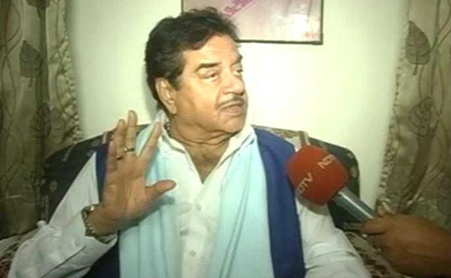 Don't Make Artistes Feel Neglected, Says Shatrughan Sinha On Kader Khan's Death