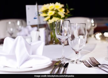 Looking At Restaurant Menus Online? Viral Tweet Proves You're Not Alone Looking At Restaurant Menus Online? Viral Tweet Proves You're Not Alone