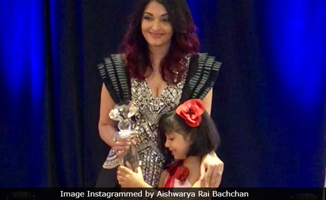 Aishwarya Rai Bachchan Collects Meryl Streep Award With Daughter Aaradhya