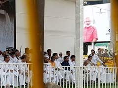 पेट्रोल-डीजल की कीमतों का विरोध : रामलीला मैदान में विपक्ष का मंच और चर्चा में PM मोदी की एक तस्वीर