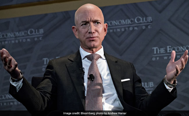 Amazon Ceo Jeff Bezos ने न्यूजपेपर पर लगाया ब्लैकमेल करने का आरोप, लिखा- सेक्शुअल सेल्फीज छापने की दे रहा है धमकी