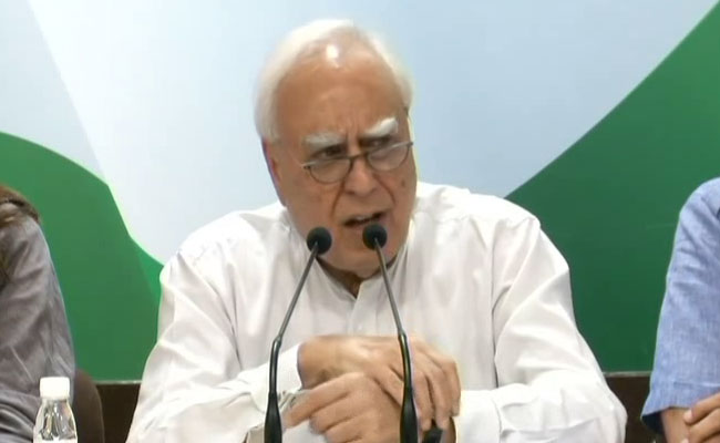 'न खाऊंगा-न खाने दूंगा' का नारा बदलकर 'न बताऊंगा-न बताने दूंगा' कर दो मोदी जी : कपिल सिब्बल