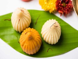 Ganesh Chaturthi 2018: इस बार भगवान गणेश को अपने हाथों से बना चढ़ाएं भोग, यूं झटपट बनाएं मोदक Ganesh Chaturthi 2018: इस बार भगवान गणेश को अपने हाथों से बना चढ़ाएं भोग, यूं झटपट बनाएं मोदक