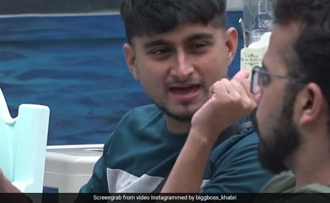 Bigg Boss 12: दीपक ठाकुर ने कुछ यूं गाया 'बिहारी' सॉन्ग, Video इंटरनेट पर हुआ वायरल