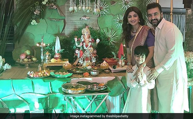 Ganesh Chaturthi 2018: शिवराज चौहान से शिल्पा शेट्टी तक, तस्वीरों में देखिए किसके घर विराजे हैं कौन-से गणपति