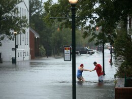 'Historic' Hurricane Florence Lashing Carolinas With Heavy Rain, Flooding 'Historic' Hurricane Florence Lashing Carolinas With Heavy Rain, Flooding