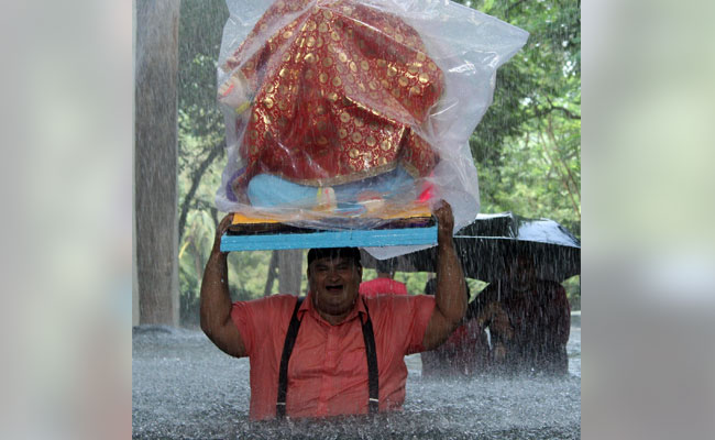 Taarak Mehta Ka Ooltah Chashmah: मुंबई में आई बाढ़ तो गणपति के साथ यूं हुई नए डॉक्टर हाथी की एंट्री