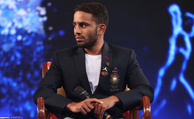 NDTV युवा : अमित फंगल ने बताया, यह रणनीति अपनाकर रियो ओलिंपिक चैंपियन दस्तमातोव से जीता मुकाबला..