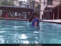 भोजपुरी एक्ट्रेस ने स्विमिंग पूल में बरपाया कहर, 'दिलबर' गाने पर दिखाई ऐसी अदाएं कि Video ने मचा दी धूम... भोजपुरी एक्ट्रेस ने स्विमिंग पूल में बरपाया कहर, 'दिलबर' गाने पर दिखाई ऐसी अदाएं कि Video ने मचा दी धूम...