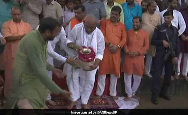 Atal Bihari Vajpayee's Ashes Immersed In Yamuna At Native Village