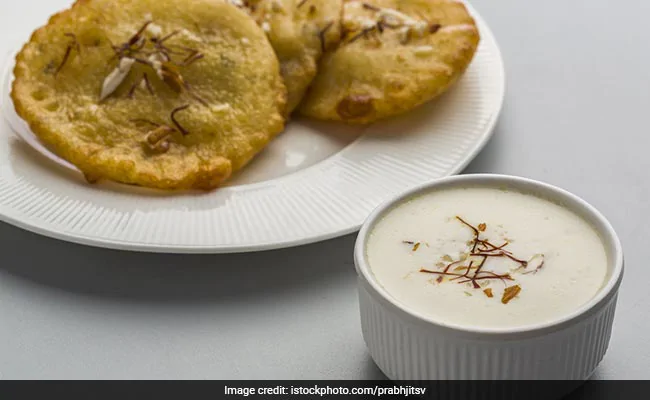 Holi 2022: Add A Sweet Crunch To The Festival Of Colour With Atta Malpua