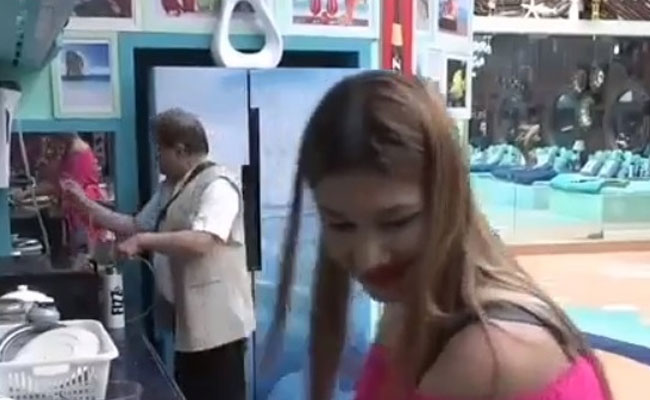 Bigg Boss 12: सौरभ ने 'बिग बॉस' में सिखाया जसलीन को ये काम, अनूप जलोटा बोले- अब चिंता नहीं है कोई...