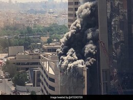 300-Metre-Tall Kuwait Bank Headquarters Catch Fire, Thick Smoke Fills Sky 300-Metre-Tall Kuwait Bank Headquarters Catch Fire, Thick Smoke Fills Sky