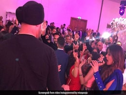 मिस पूजा की धुन पर पार्टी में मचा तहलका, पंजाबी ढोल पर लंदन में यूं नाचे बाराती... Video हुआ वायरल मिस पूजा की धुन पर पार्टी में मचा तहलका, पंजाबी ढोल पर लंदन में यूं नाचे बाराती... Video हुआ वायरल