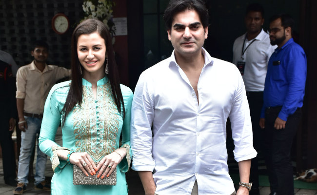 Ganesh Chaturthi 2018: Arbaaz Khan Brings Rumoured Girlfriend Giorgia Andriani To Arpita Khan Sharma's <I>Ganpati Visarjan</i>