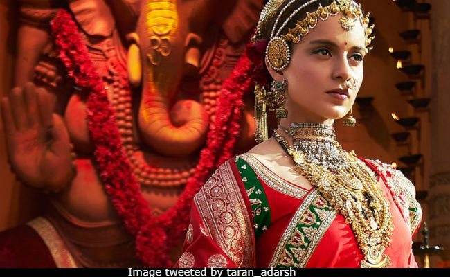 Manikarnika Poster: Kangana Ranaut As The Queen Of Jhansi Commands ...