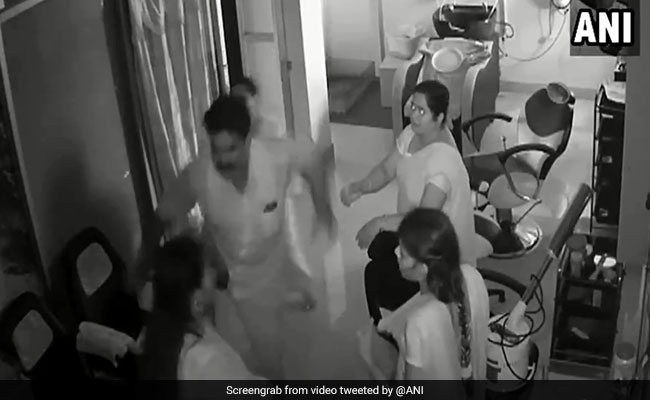 DMK Expels Leader Seen On Video Kicking Woman In Beauty Parlour