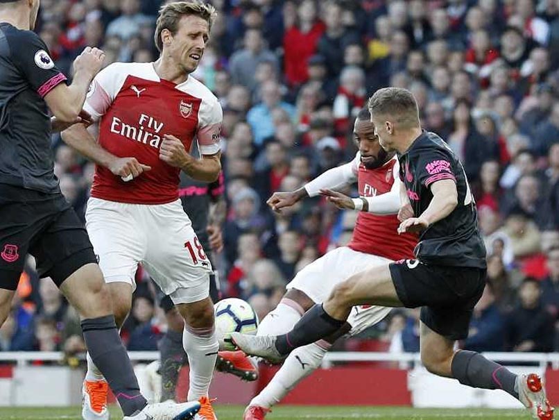 Premier League: Arsenal Ride Their Luck As Alexandre Lacazette Gem Sinks Everton