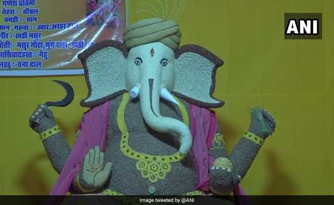 11 Types Of Grains Used To Make This Eco-Friendly Ganesha Idol