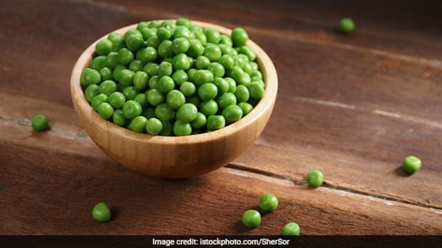 Green peas are loaded with essential nutrients like protein, fibre and several vitamins