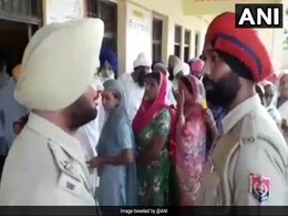 पंजाब: जिला परिषदों, पंचायत समितियों के चुनाव के लिए मतदान जारी, BJP-अकाली गठबंधन की कांग्रेस और AAP से कड़ी टक्कर पंजाब: जिला परिषदों, पंचायत समितियों के चुनाव के लिए मतदान जारी, BJP-अकाली गठबंधन की कांग्रेस और AAP से कड़ी टक्कर