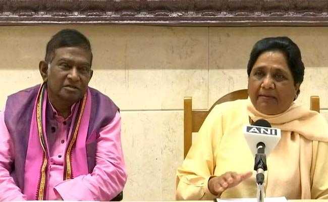 Mayawati With Ajit Jogi For Chhattisgarh Polls, Stung Congress To Go Solo