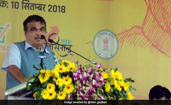 Nitin Gadkari Faints On Stage Due To "Suffocation In Convocation Robes"