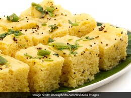 Chilli Cheese Dhokla: Give An Indo-Chinese Twist To Your Regular Dhoklas (Recipe Inside)