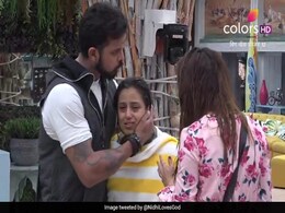 Bigg Boss 12: टास्क से डरकर जोड़ियां कर बैठी ये हरकत, भड़ककर श्रीसंत ने बोला ऐसा Bigg Boss 12: टास्क से डरकर जोड़ियां कर बैठी ये हरकत, भड़ककर श्रीसंत ने बोला ऐसा