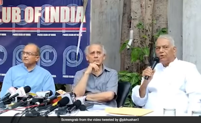 यशवंत सिन्हा और अरुण शौरी का आरोप- PM मोदी राफेल घोटाले में शामिल, प्रशांत भूषण ने कही यह बात...