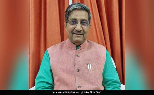 यूपी सरकार के मंत्री ने राज्‍य में कोरोना वैक्‍सीन फ्री बांटने का कर दिया ऐलान...