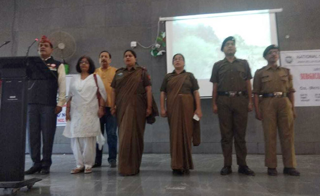 जामिया मिल्लिया इस्लामिया ने मनाया 'सर्जिकल स्ट्राइक डे', NCC और NSS कैडेट्स ने परेड निकाल तिरंगे को दी सलामी