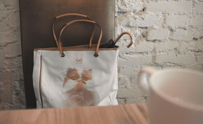 5 Things To Carry In Your Handbag So That You're Prepared For Every Situation