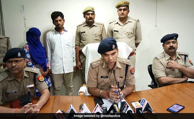 पूर्व प्रेमी फोन पर देता था धमकी, महिला ने बहाने से बुलाकर बांधी आंखों पर पट्टी और रेत दिया गला