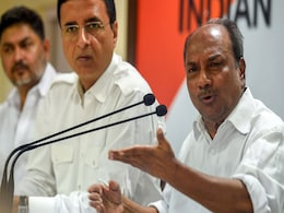 सोनिया गांधी और राहुल के बचाव में उतरे पूर्व रक्षा मंत्री, कही यह बात... सोनिया गांधी और राहुल के बचाव में उतरे पूर्व रक्षा मंत्री, कही यह बात...