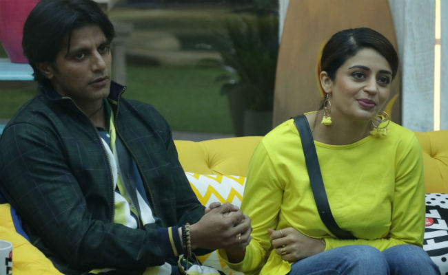 <I>Bigg Boss 12</I>, Day 12: Sreesanth Returns To 'Pitch' In Nehha Pendse Vs  Karanvir Bohra Captaincy Task
