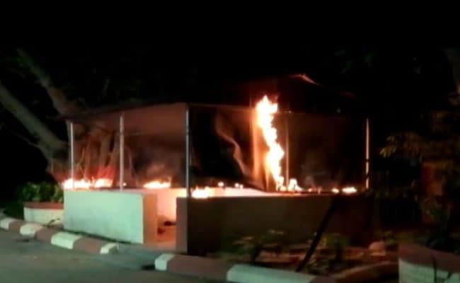 बीएचयू में जूनियर डॉक्टरों और मरीज के परिजनों में मारपीट, डॉक्टरों ने की हड़ताल