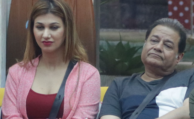 <i>Bigg Boss 12</i>: Anup Jalota And Jasleen Matharu's Relationship Status Shocks Her Family, Father Says 'Won't Approve'