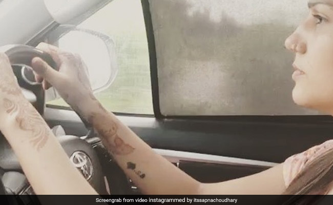 सपना चौधरी निकलीं लॉन्ग ड्राइव पर, फैन्स ने पकड़ी गलती; बोले- गलत मैसेज न दें