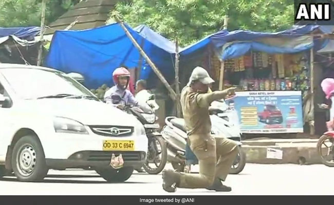 Watch: Odisha Cop Controls Traffic With His Dance Moves