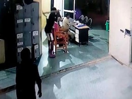 Arrested Man Knocks Out Cops With Pickaxe, Killing 1; Attack On CCTV Arrested Man Knocks Out Cops With Pickaxe, Killing 1; Attack On CCTV