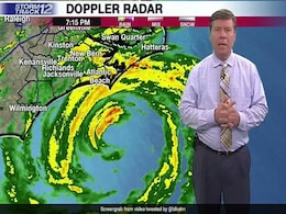 Weathermen Ditch Live Broadcast As Hurricane Florence Floods Station Weathermen Ditch Live Broadcast As Hurricane Florence Floods Station