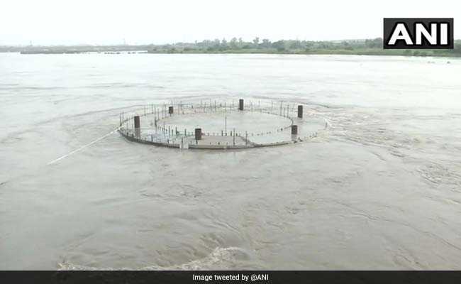 River Yamuna Crosses Danger Mark In Delhi